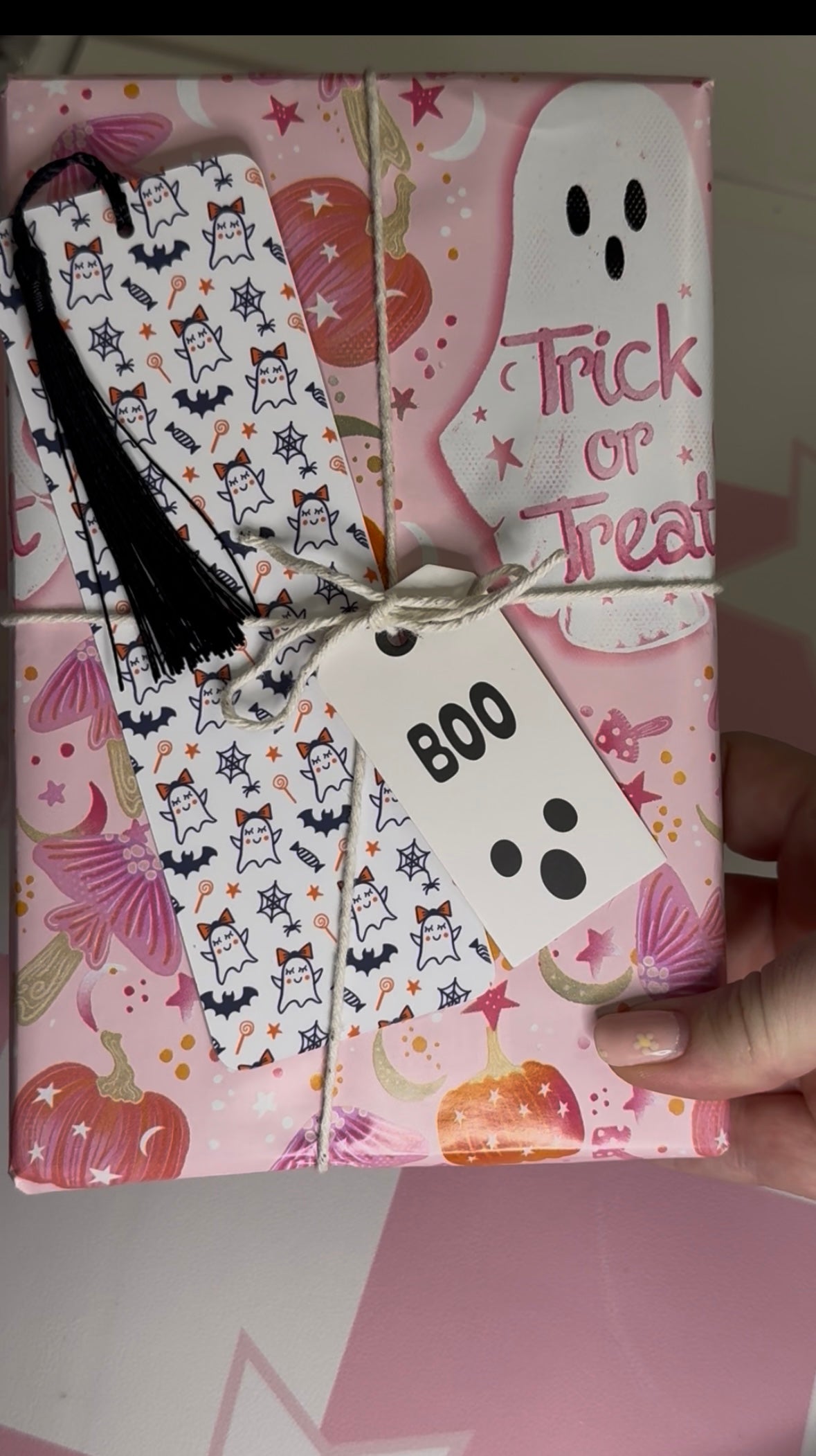 Blind Date with a Book - No Frills Halloween/Autumn Edition